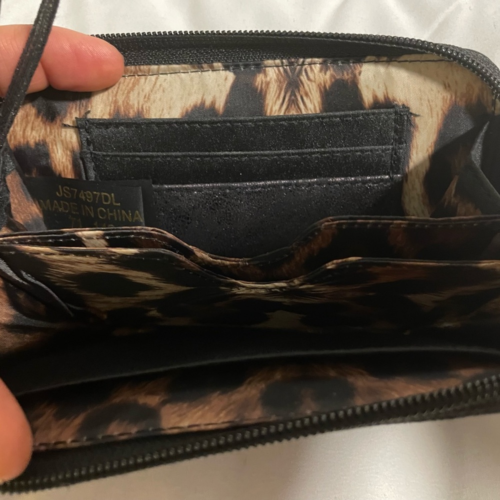 Jessica Simpson Wristlet - Picture 8 of 10